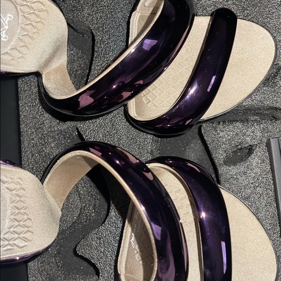 SOLD! - Picture 4 of 6